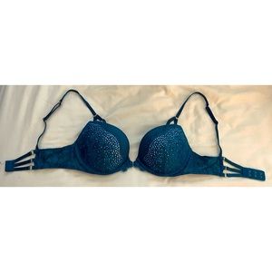 Victoria’s Secret push-up bra size 32 C